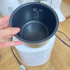 コンパクト炊飯器｜白｜一人暮らし向け｜動作確認済み「引っ越し整理のため出品」の画像