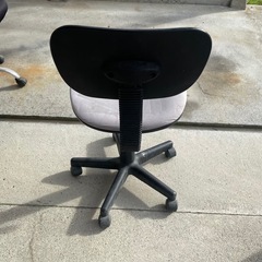 オフィスチェア、デスクチェア、椅子の画像