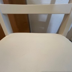 IKEA ダイニングチェア ホワイト 合皮 2脚の画像