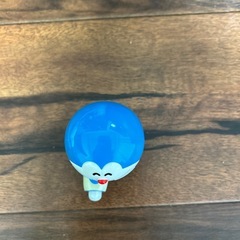 ハッピーセットのおまけドラえもん水鉄砲の画像