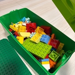 LEGOデュプロ(互換ブロック入り)+基礎板の画像