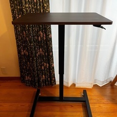 昇降式デスクの画像