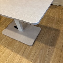 昇降デスクの画像