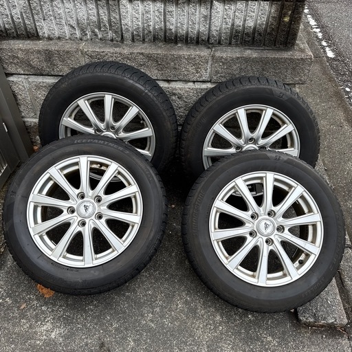 スタッドレスタイヤ、ホイールセット205/60/R16