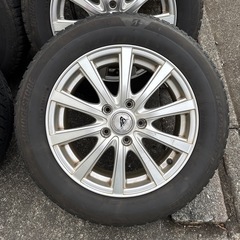 スタッドレスタイヤ、ホイールセット205/60/R16の画像