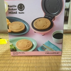 recolte レコルト スマイルベイカーミニ ホットケーキメーカー パンケーキメーカー 家庭用 かわいい 電気 コンパクト プレート クローバー スマイル パンケーキ 約3分で完成 レシピ付き RSM-2 スマイルピンク) の画像