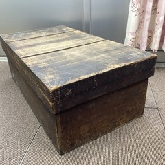 古い木の箱の画像