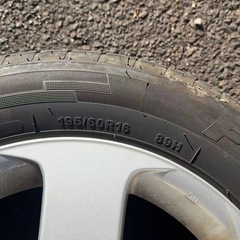 今年購入の3カ月しか使用してない　195/60R16　セレナ　タイヤホイールセット4本の画像