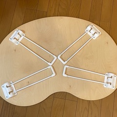 折りたたみテーブルの画像