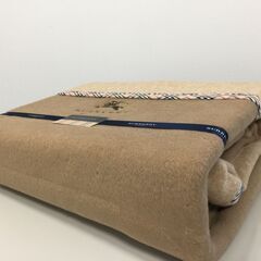 ○【未使用保管品】BURBERRY バーバリー ウール毛布 140×200㎝ 西川産業㈱  羽毛部分ウール100％  防寒 寝具(NF251221)498-184の画像