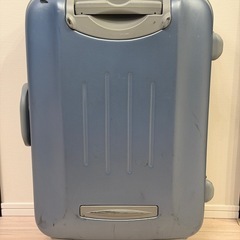 スーツケース中型の画像