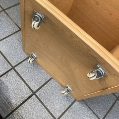 小型キャスター付きカラーボックス 木製 横35cm 高さ37cmの画像