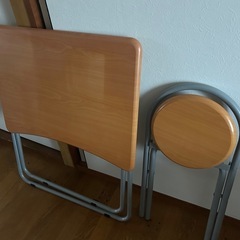折りたたみデスク チェアセットの画像
