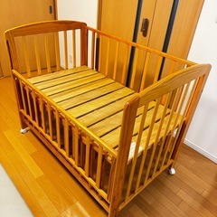カトージ　ベビーベッドの画像