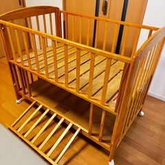 カトージ　ベビーベッドの画像