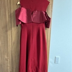 FEELSLOWLY 赤ワイン色　オフショルダードレスの画像