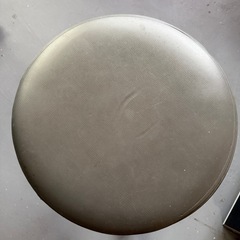 丸い椅子 4脚の画像