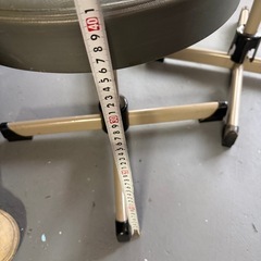 丸い椅子 4脚の画像