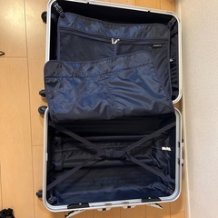 キャリーケース　100L(ベルト付)の画像