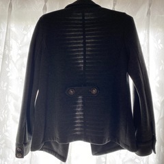 グレーのジャケットの画像