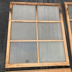 木のサッシの画像