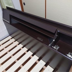 セミダブルベットフレームの画像