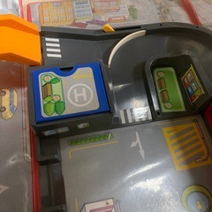 おでかけ立体マップ　トミカの画像