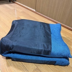 折りたたみ式椅子の画像