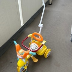 子供三輪車の画像