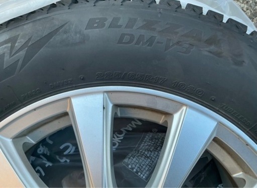 美品　ブリヂストンスタッドレスタイヤ+アルミホイールセット225/65R17 エクストレイル