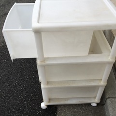 プラスチック　キャスター付き収納ケース　3段×2個の画像