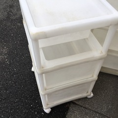 プラスチック　キャスター付き収納ケース　3段×2個の画像