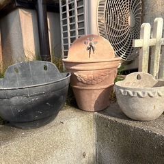 アイアンハンギング(18cm)2個　フラワーポット アームレスト植木鉢3種(プラスチック製)の画像