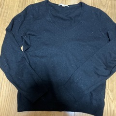 カシミア混　ウール　黒　Vネックの画像