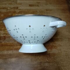 ホーロー製コランダー(大)の画像