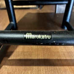 店舗用 木製 編み込みチェア Marukatsu 椅子２つセット　低め カフェ 古家具の画像