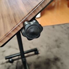 昇降サイドテーブルの画像