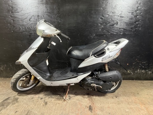 ★支払総額5.2万円★激安バイク続々入荷中！ 買取、下取り可能です！ スズキ ZZ シルバー CA1PB サイスタ付き！ ２ストのためオイル注ぎ足すだけ！ 前後12インチホイール！ フロントディスクブレーキ！　