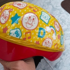 アンパンマンヘルメットの画像