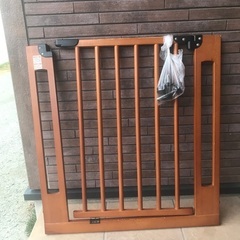 木製の安全柵です。の画像