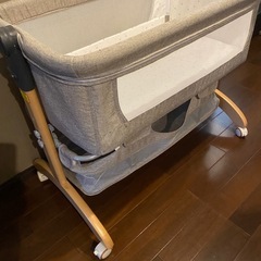 ベビーベッドの画像