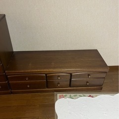 収納棚　木の画像