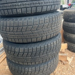 スタッドレスタイヤの画像