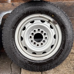 バリ山　スタッドレス　2本のみ　145/80R12 LT　ブリヂストン　2022年製　軽トラ、軽バンホイール付き　の画像