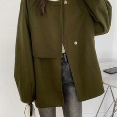 ノーカラーケープショートコートの画像