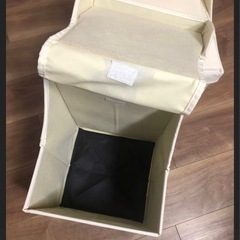 サリュ×リサとガスパール収納スツールの画像