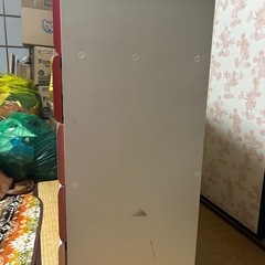 (引き取り限定)可愛いピンクとレッドの木製チェストの画像