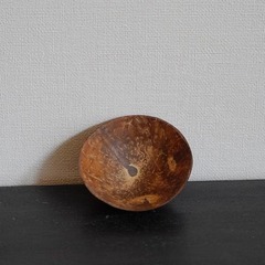 ココナッツの殻を使ったボウルの画像