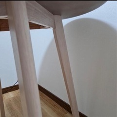 ダイニングテーブルの画像