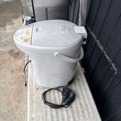 冷蔵庫、ポット、コーヒーメーカー、セットの画像